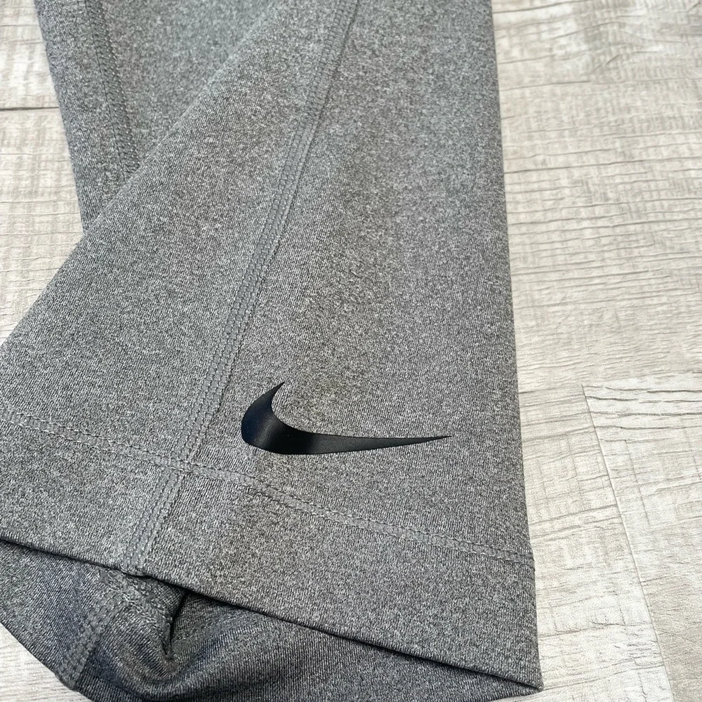 Nike Grey Cropped‎ Leggings